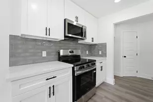 5123 Willow Glen Dr, Houston, TX 77033 - Photo 17