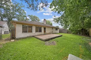 16306 Forest Bend Ave, Friendswood, TX 77546 - Photo 15
