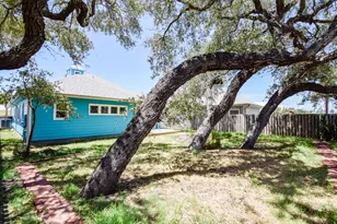 2711 Lakeview Dr, Rockport, TX 78382 - Photo 41