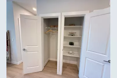 1610 Campbell Rd #B4.307, Houston, TX 77055 - Photo 11