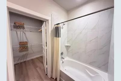 1610 Campbell Rd #B4.307, Houston, TX 77055 - Photo 5