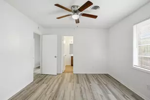 903 S Dula St, Alvin, TX 77511 - Photo 21
