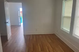 718 W 4th St, Freeport, TX 77541 - Photo 5