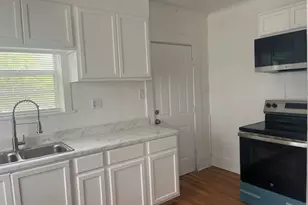 718 W 4th St, Freeport, TX 77541 - Photo 1