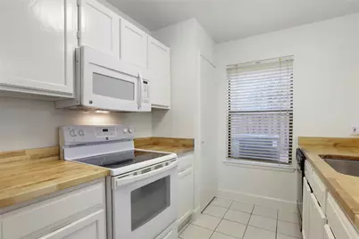 28 Sawmill Grove Lane, The Woodlands, TX 77380 - Photo 13