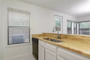 28 Sawmill Grove Ln, The Woodlands, TX 77380 - Photo 15