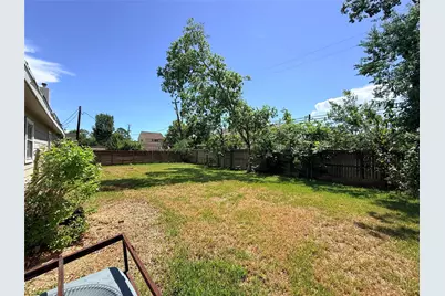323 Seagrove Street, Shoreacres, TX 77571 - Photo 5