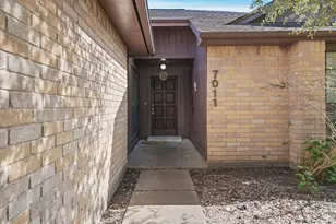 7011 Lost Thicket Dr, Houston, TX 77085 - Photo 3