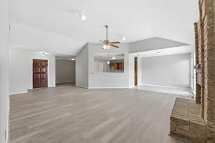 7011 Lost Thicket Dr, Houston, TX 77085 - Photo 13