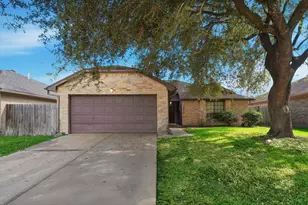 7011 Lost Thicket Dr, Houston, TX 77085 - Photo 1