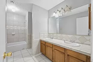 7011 Lost Thicket Dr, Houston, TX 77085 - Photo 11