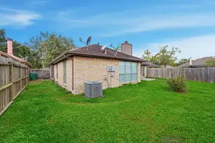 7011 Lost Thicket Dr, Houston, TX 77085 - Photo 25