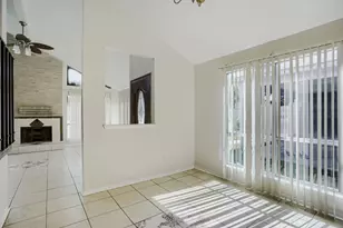 12410 Sungate Ln, Houston, TX 77071 - Photo 7