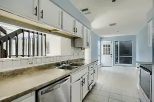 12410 Sungate Ln, Houston, TX 77071 - Photo 9