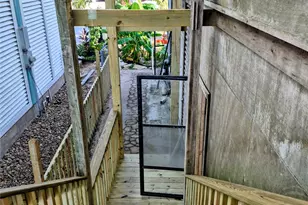 1823 Port O' Call St, Tiki Island, TX 77554 - Photo 33
