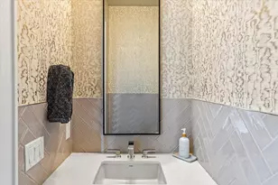 950 Sue Dr, Crystal Beach, TX 77650 - Photo 23