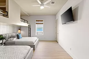 950 Sue Dr, Crystal Beach, TX 77650 - Photo 37