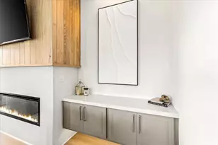 950 Sue Dr, Crystal Beach, TX 77650 - Photo 11