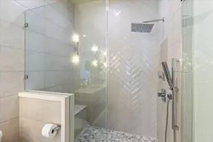 950 Sue Dr, Crystal Beach, TX 77650 - Photo 29