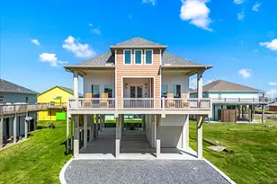 950 Sue Dr, Crystal Beach, TX 77650 - Photo 1