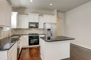 606 Sabinal St, Webster, TX 77598 - Photo 9