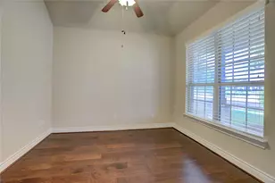 606 Sabinal St, Webster, TX 77598 - Photo 5