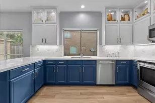 2026 Pembroke Bay Dr, League City, TX 77573 - Photo 17