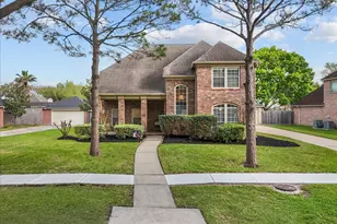 2026 Pembroke Bay Dr, League City, TX 77573 - Photo 3