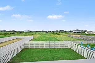 2431 103rd St, Galveston, TX 77554 - Photo 29