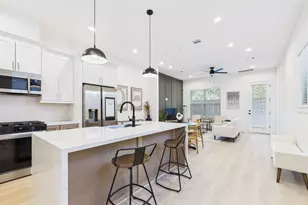 805 Brooks St, Houston, TX 77009 - Photo 1