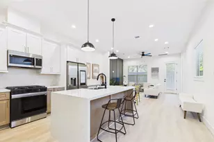 805 Brooks St, Houston, TX 77009 - Photo 9