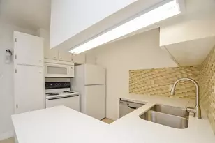 8810 Ilona Ln, Houston, TX 77025 - Photo 11