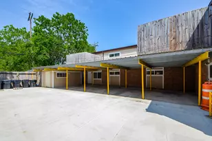 8810 Ilona Ln, Houston, TX 77025 - Photo 37