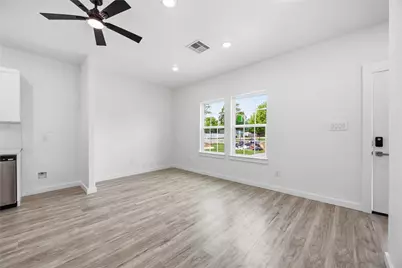 7502 Laura Koppe Road #A/B, Houston, TX 77028 - Photo 5