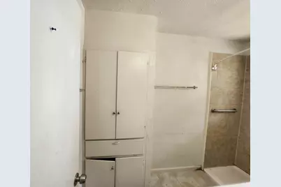 5535 Flamingo Drive, Houston, TX 77033 - Photo 7