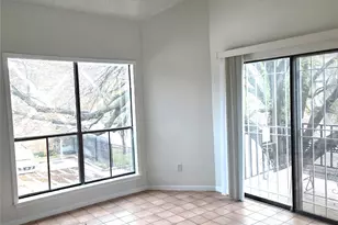 10154 Waterstone Dr, Houston, TX 77042 - Photo 3