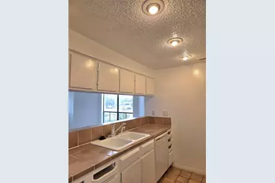 10154 Waterstone Drive, Houston, TX 77042 - Photo 11