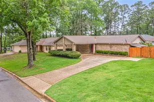412 Burning Tree Dr, Huntsville, TX 77340 - Photo 3