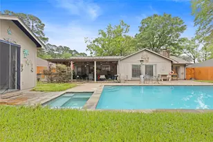 412 Burning Tree Dr, Huntsville, TX 77340 - Photo 1