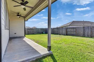 10410 Russell Pines Dr, Rosharon, TX 77583 - Photo 33