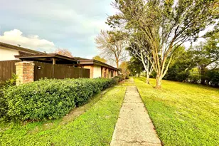 12010 Mighty Oak Dr, Houston, TX 77066 - Photo 1