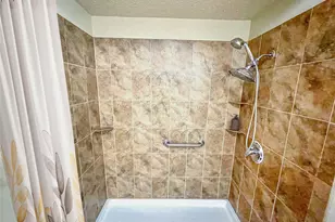 12010 Mighty Oak Dr, Houston, TX 77066 - Photo 7