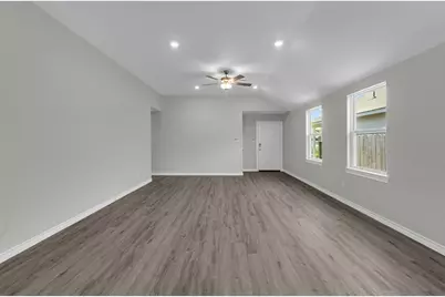 18737 Loom Drive, Conroe, TX 77306 - Photo 11