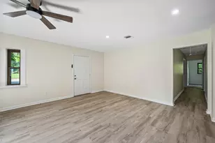 725 Lafayette St, Hempstead, TX 77445 - Photo 13
