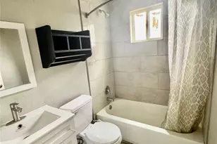 6705 Fairway Dr, Houston, TX 77087 - Photo 5