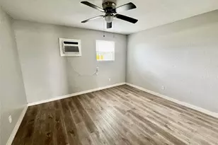 6705 Fairway Dr, Houston, TX 77087 - Photo 3