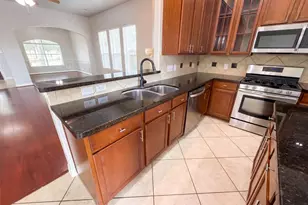 9411 Silver Ridge Dr, Rosharon, TX 77583 - Photo 7