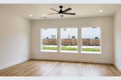 8908 Knoll Leaf Drive, Houston, TX 77080 - Photo 5