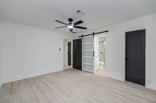 12011 Cherry Point Dr, Mont Belvieu, TX 77535 - Photo 23