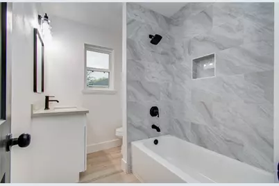 12011 Cherry Point Drive, Mont Belvieu, TX 77535 - Photo 25